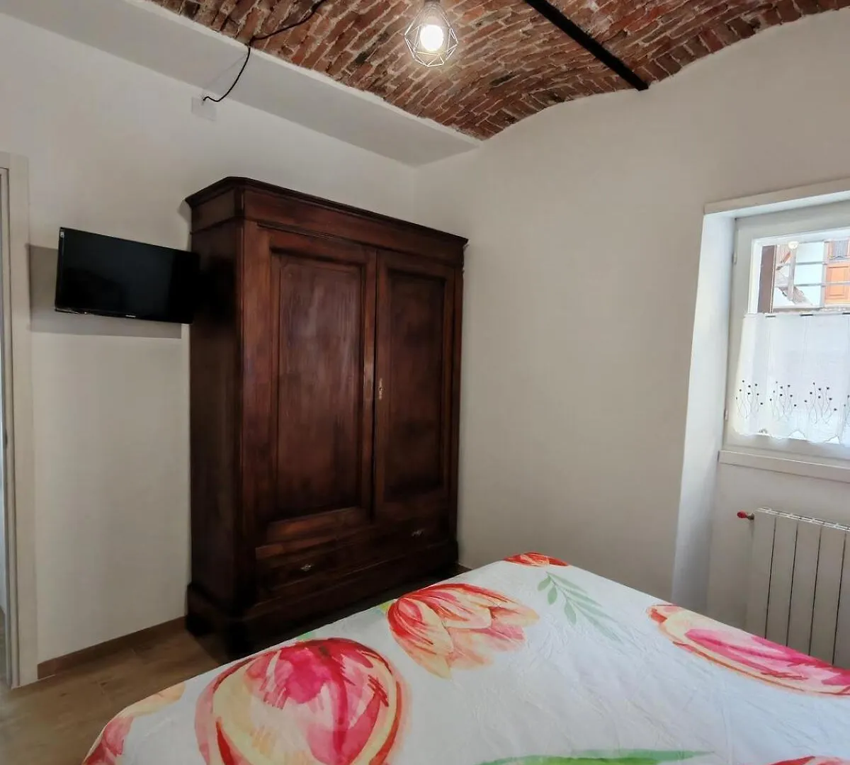Casa Vacanze Il Tulipano Cerro  0*, Cerro (Laveno-Mombello) Włochy
